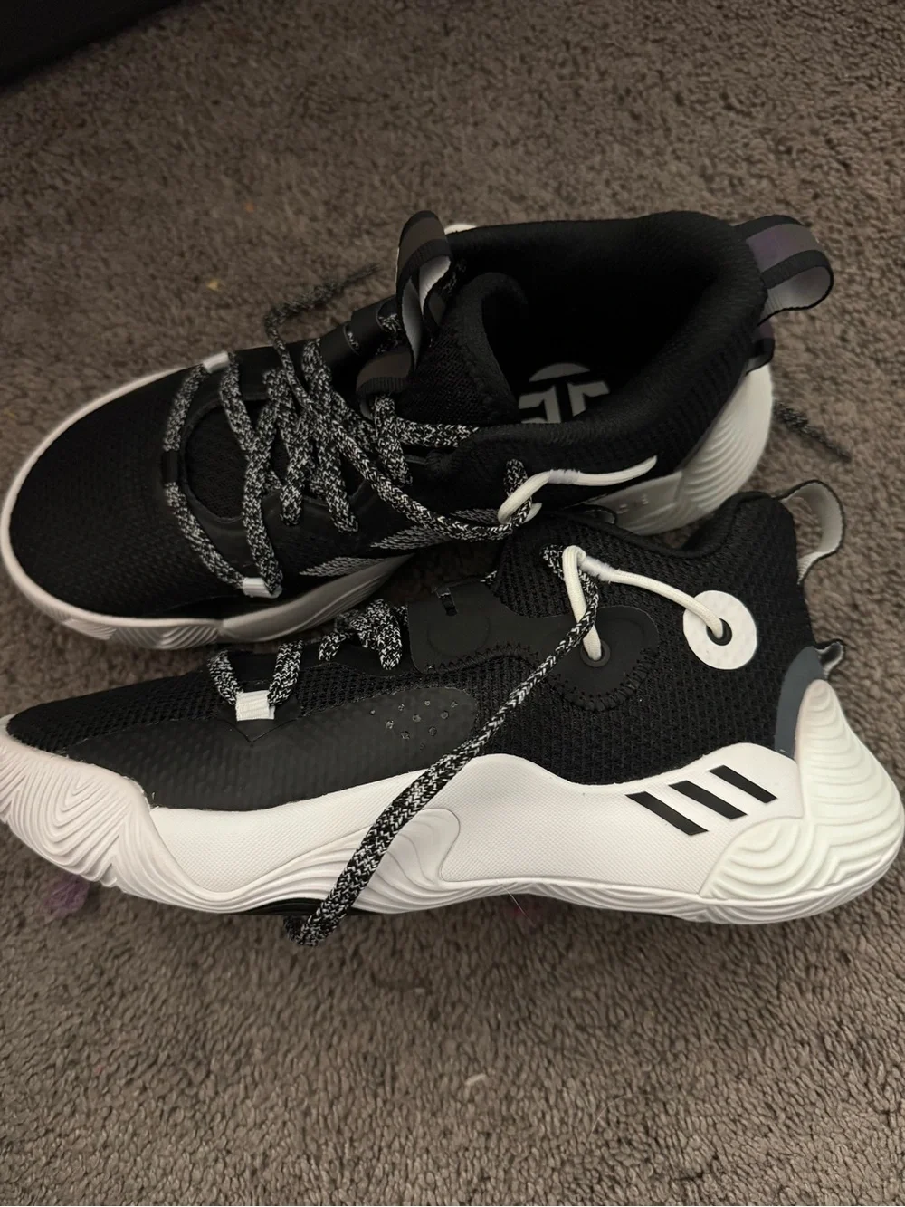 adidas Black and White Kids Basketball Shoes Harden Stepback 3 Size kids 4 NWOT